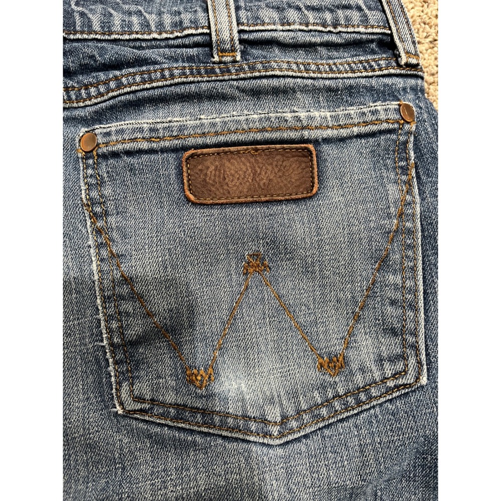 Wrangler Authentics Mens Straight Leg Jeans Blue Denim Medium Wash 32x30 - Picture 9 of 9